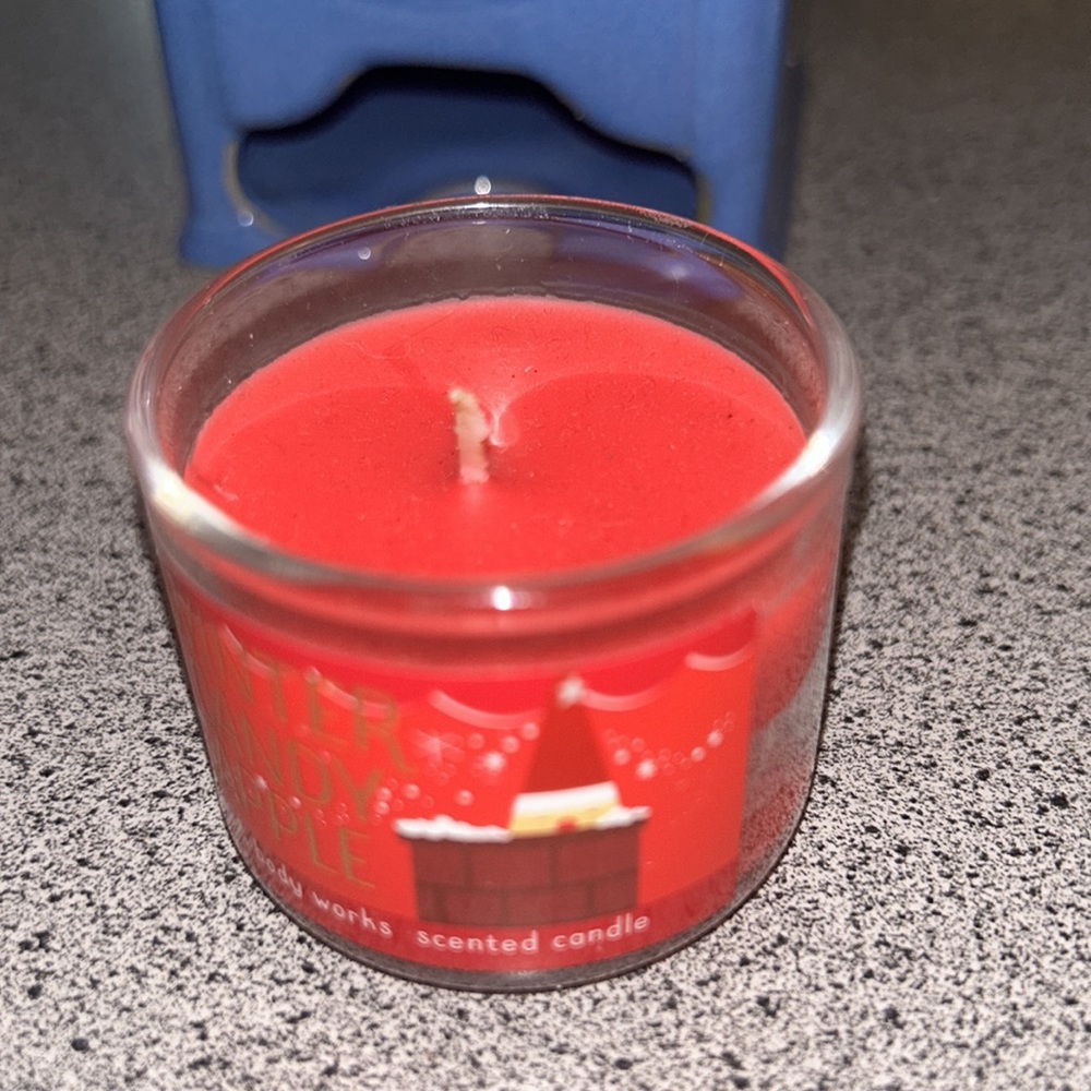 New Bath & Body Works 1 wick winter candy apple Candle - Picture 2 of 5